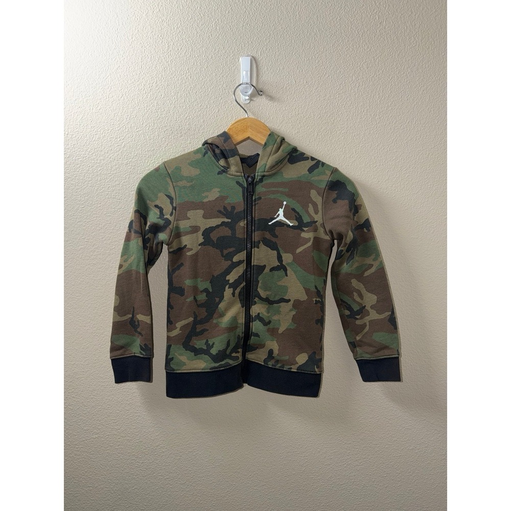 Boys Air Jordan Jacket Size 7